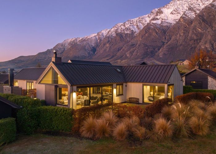  at 8 Arran Lane, Jacks Point, Queenstown-Lakes, Otago