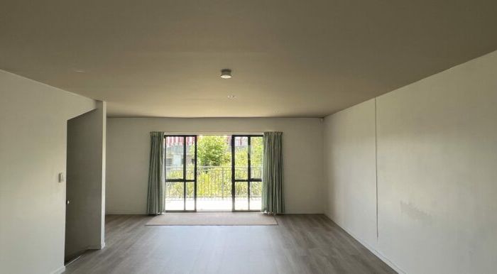  at 6 Ambrico Place, New Lynn, Waitakere City, Auckland