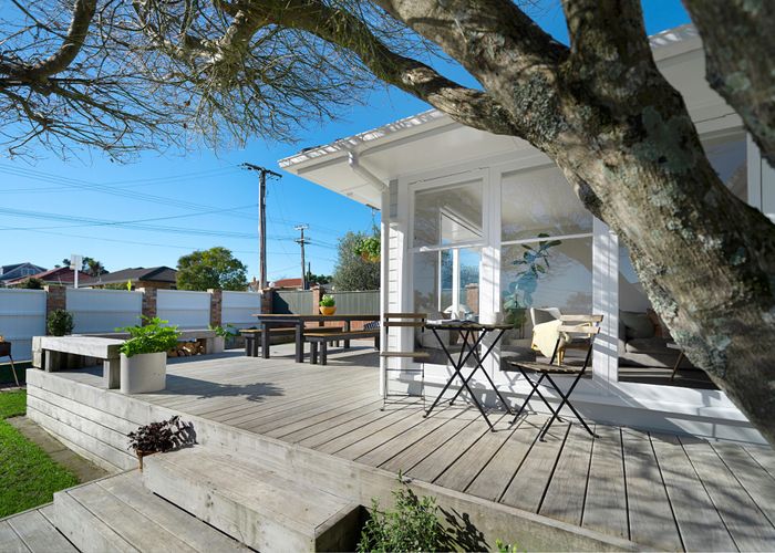  at 1/18 Strid Road, Te Atatu South, Waitakere City, Auckland