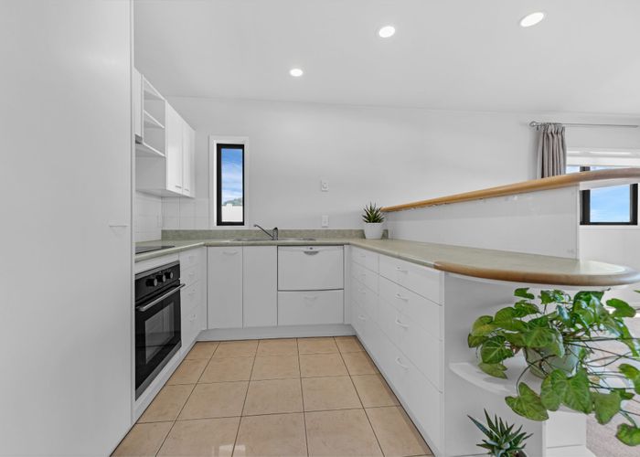  at 6/5 Cook Street, Howick, Manukau City, Auckland