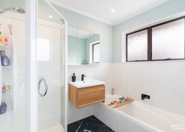  at 2/3 Ararino Street, Trentham, Upper Hutt
