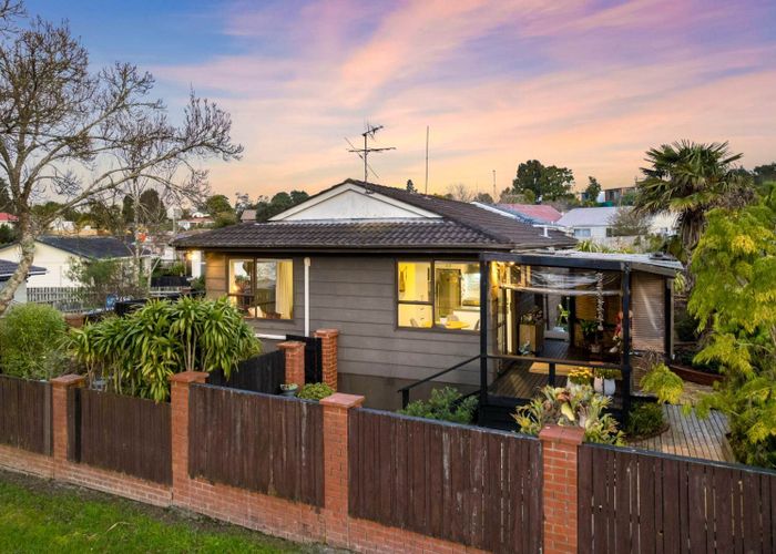  at 21B Glucina Place, Glen Eden, Auckland