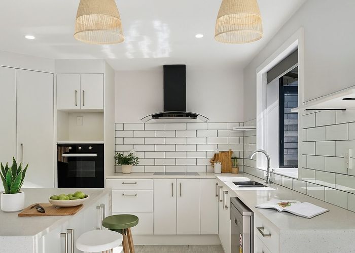  at 16 Garus Avenue, Mangere East, Auckland