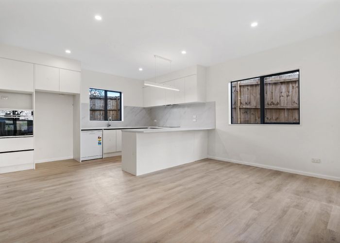  at 6/2 Clutha cres, Clover Park, Manukau City, Auckland