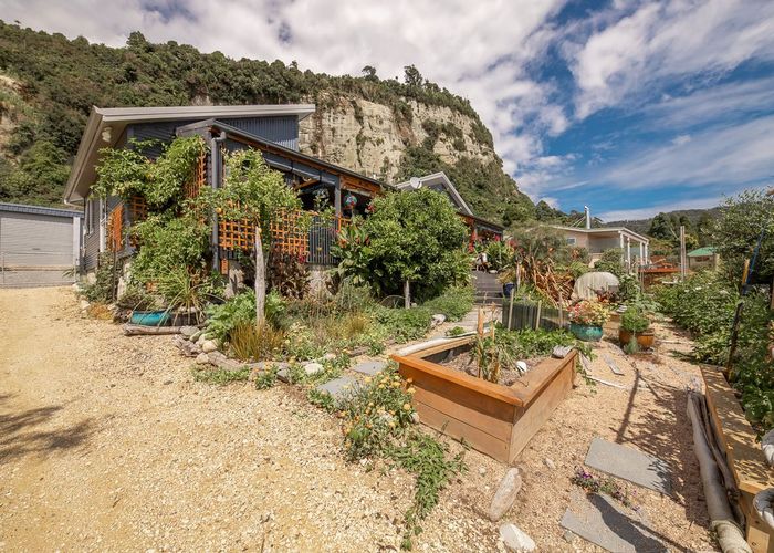  at 28 Nikau Heights, Little Wanganui, Karamea