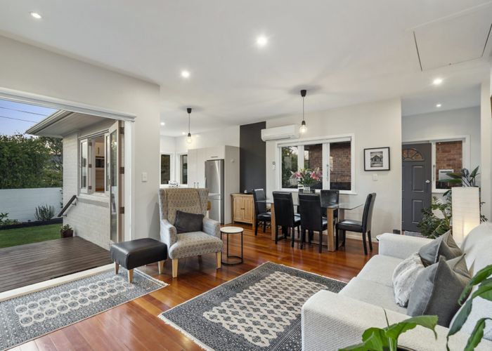  at 1/58 Eversleigh Road, Belmont, Auckland