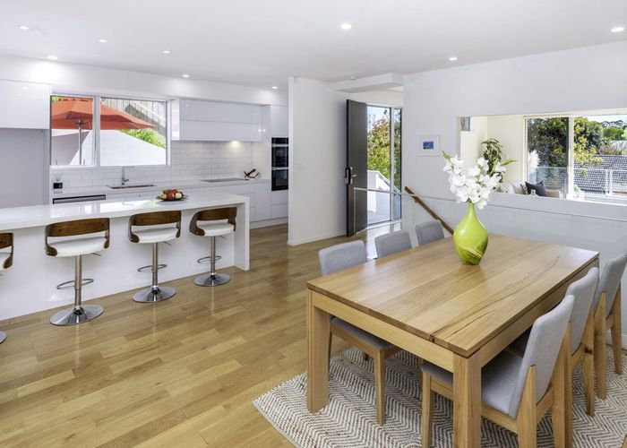  at 20B Oakwood Grove, Eastern Beach, Manukau City, Auckland