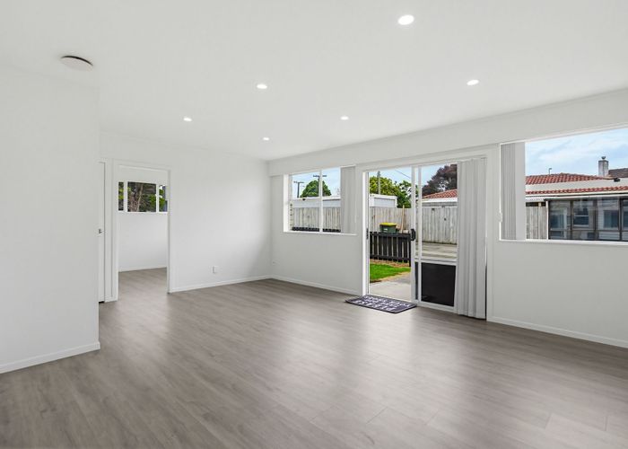  at 1/5 Royal Arch Place,, Rosehill, Papakura, Auckland