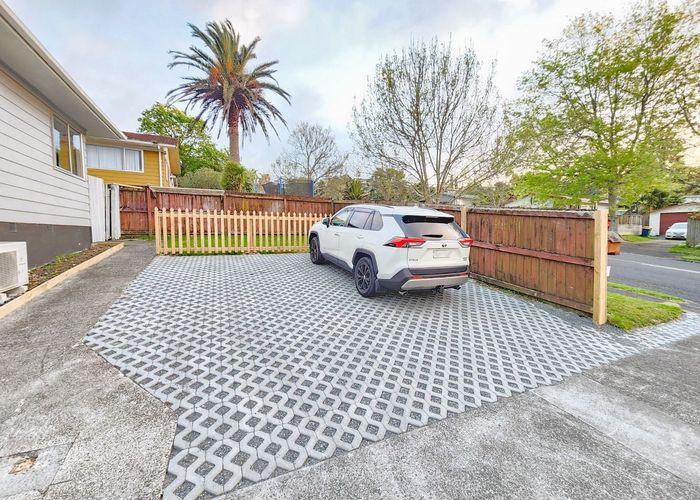  at 7 Garton Drive, Massey, Waitakere City, Auckland