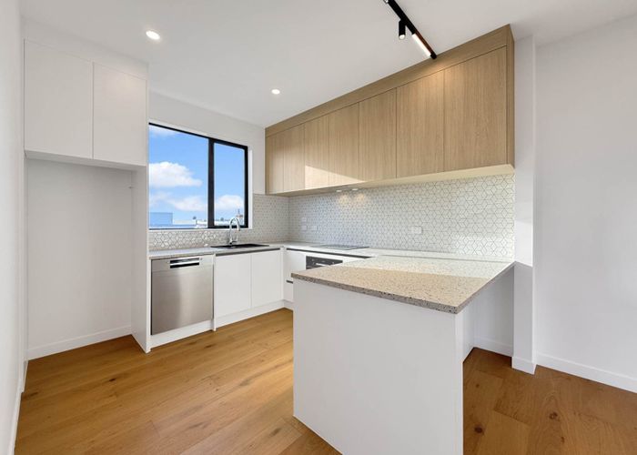  at 1/11 Huia Road, Point Chevalier, Auckland City, Auckland