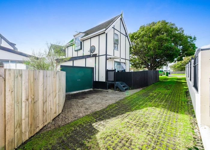  at 1/69 Kenderdine Road, Papatoetoe, Auckland