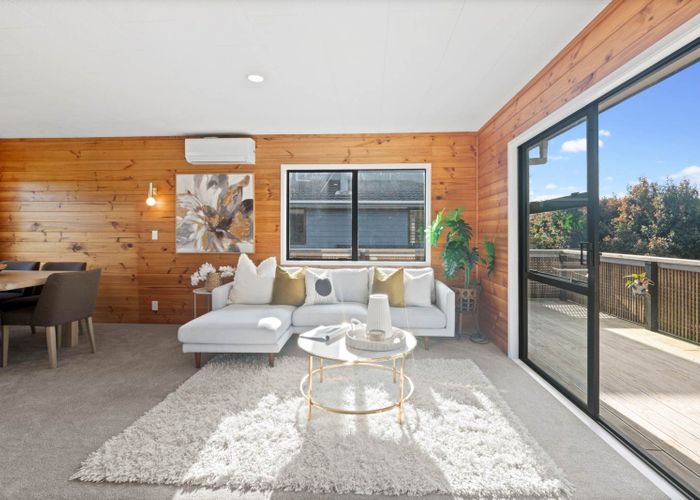  at 2/15 Glenvar Road, Torbay, North Shore City, Auckland