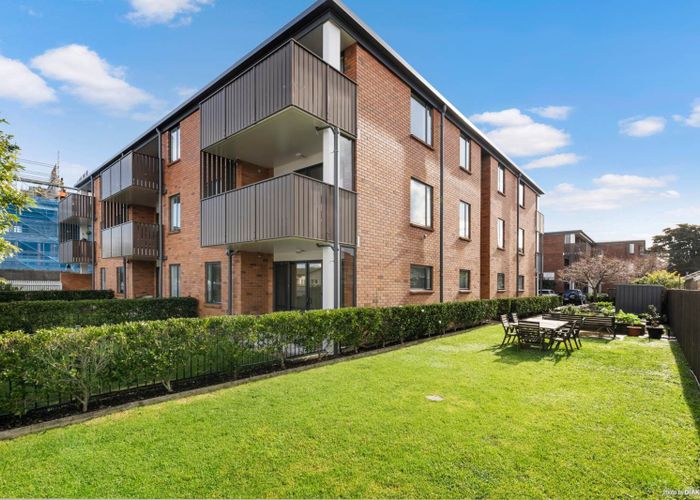  at 5/128 St George Street, Papatoetoe, Auckland