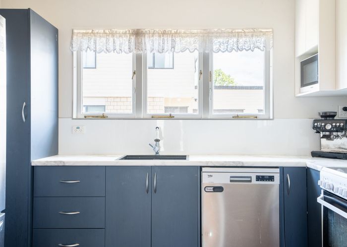  at 54 Pine Avenue, Melville, Hamilton