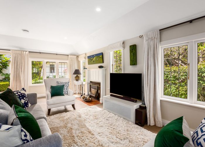  at 3 Dillon Street, Lowry Bay, Lower Hutt