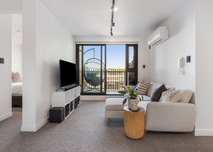  at 305/572 Manukau Road , Epsom, Auckland City, Auckland