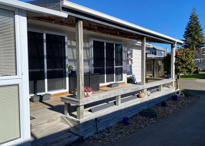  at 33 West Crescent, Te Puru, Thames