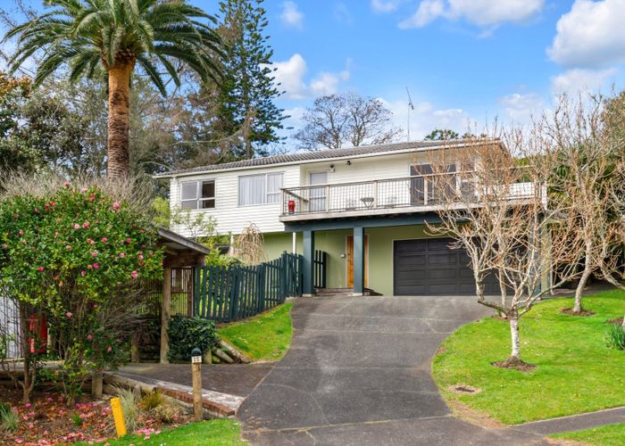  at 15 Robbies Road, Shelly Park, Manukau City, Auckland