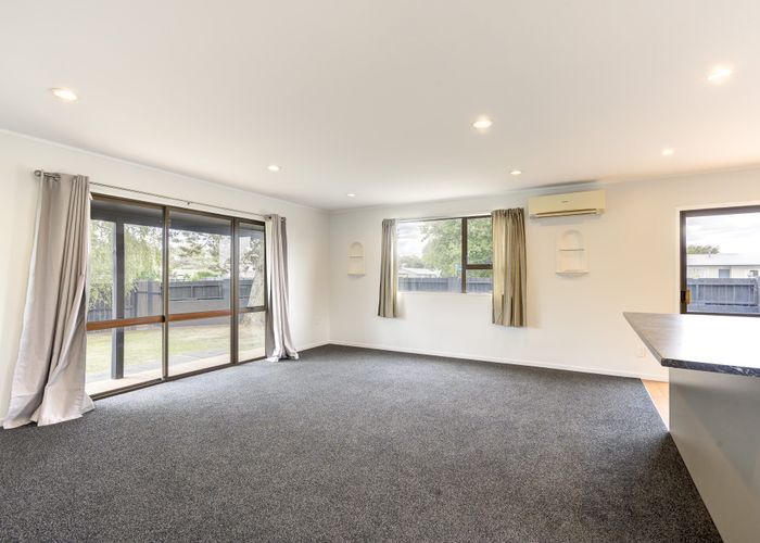  at 43 Karen Crescent, Dinsdale, Hamilton