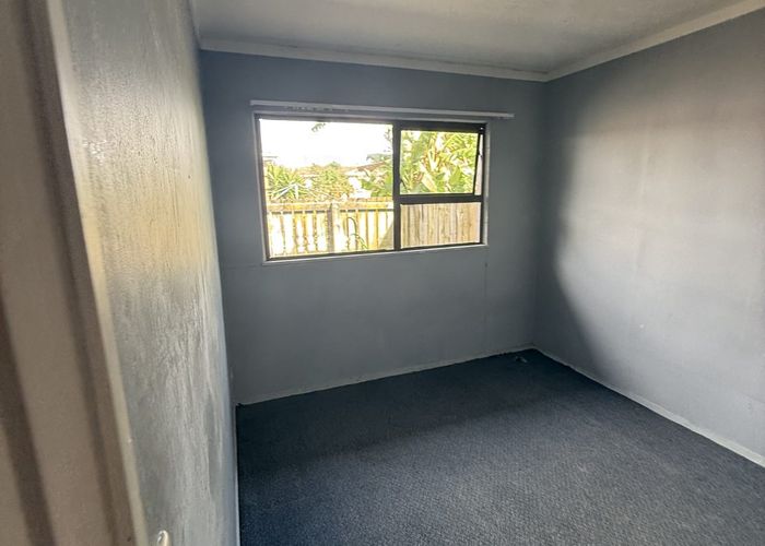  at 2/4A Vine Street, Mangere East, Manukau City, Auckland