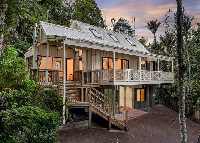  at 576C South Titirangi Road, Titirangi, Waitakere City, Auckland