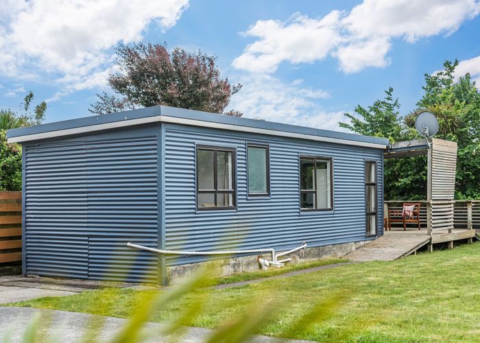  at 27 Paremata Crescent, Paremata, Porirua, Wellington