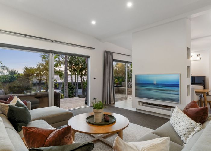  at 104 Glendhu Road, Bayview, North Shore City, Auckland