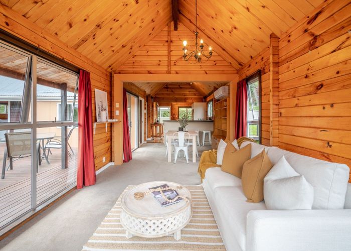 Free property data for 13 Selwyn Avenue, Akaroa homes.co.nz