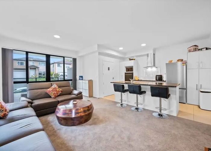  at 20/11 Carlos Drive, Flat Bush, Auckland