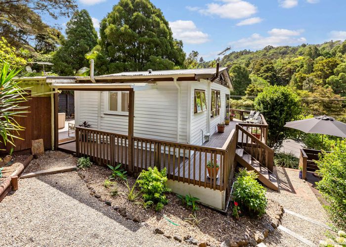  at 49 Western Road, Laingholm, Auckland