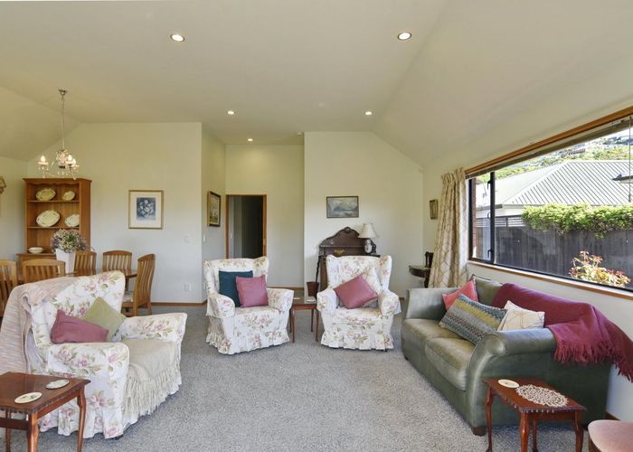  at 1/164 Main Road, Redcliffs, Christchurch