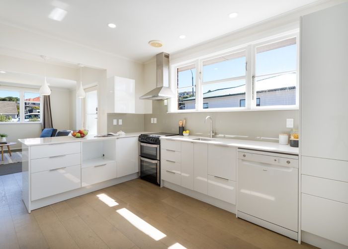 at 32 Bracken Road, Paparangi, Wellington