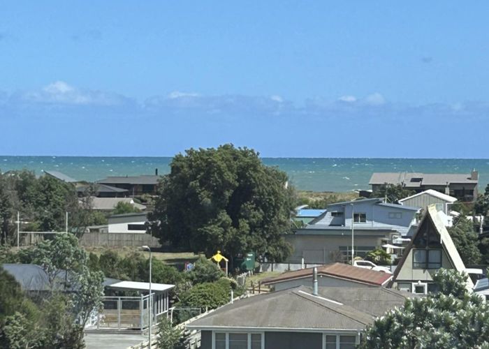  at 8 Arataki Grove, Waitarere Beach, Horowhenua, Manawatu / Whanganui