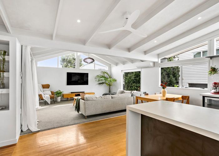  at 10 Montmere Avenue, Te Atatu Peninsula, Waitakere City, Auckland