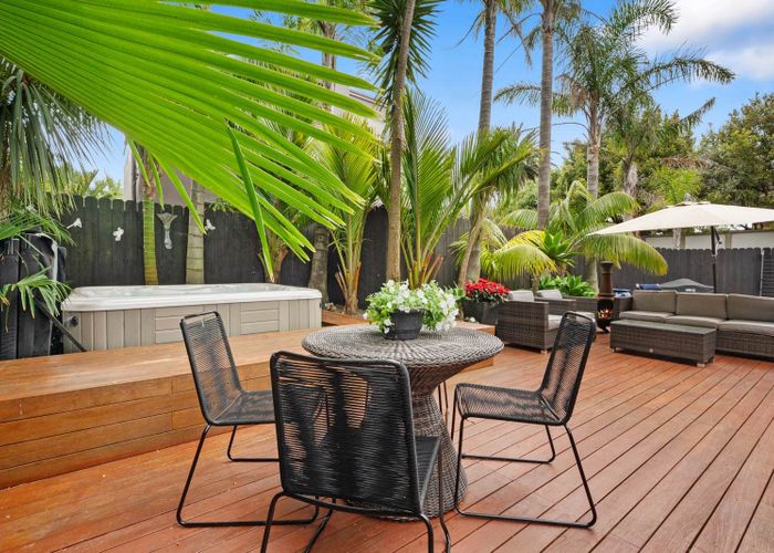  at 42 Merani Street, Narrow Neck, Auckland