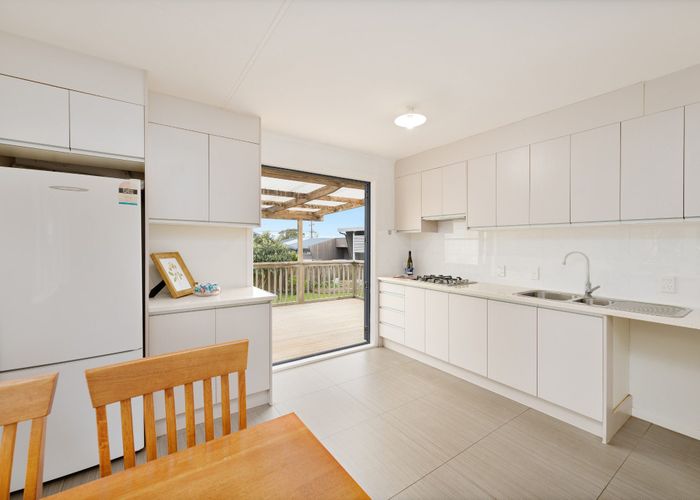  at 1/61 Greenslade Crescent, Northcote, North Shore City, Auckland