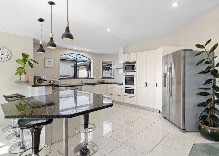  at 4 Willow Place, Whalers Gate, New Plymouth, Taranaki
