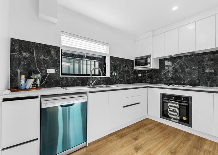  at 127E Russell Road, Manurewa, Manukau City, Auckland