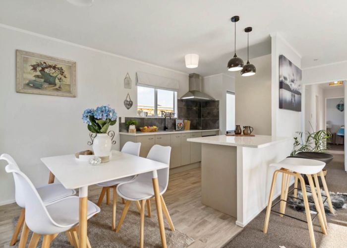  at 2/22 Tamworth Cl, Manurewa, Manukau