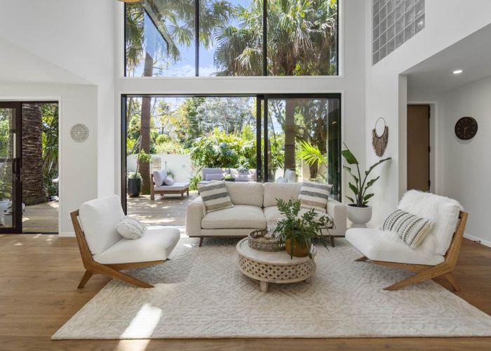  at 2/236 Beach Road, Campbells Bay, Auckland
