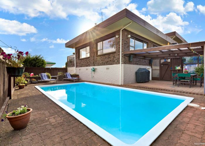  at 1 Challen Close, Conifer Grove, Takanini