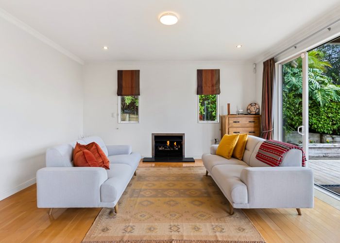 at 5 Houhere Close, Albany, Auckland