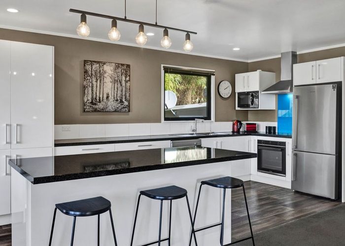  at 6 Moana Crescent, Blagdon, New Plymouth, Taranaki