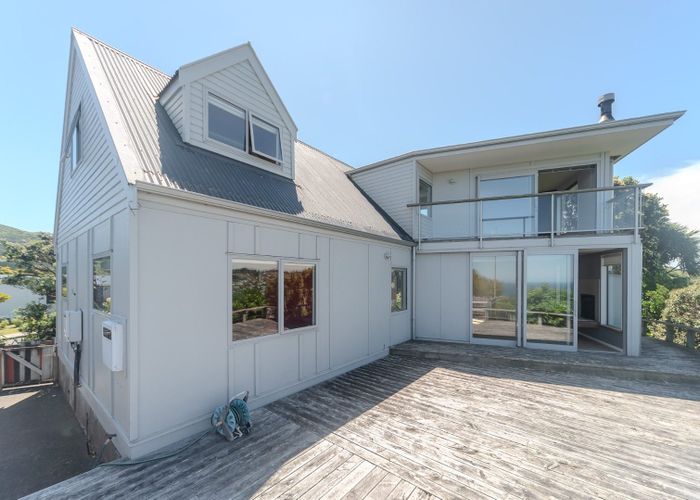  at 74 Frobisher Street, Island Bay, Wellington