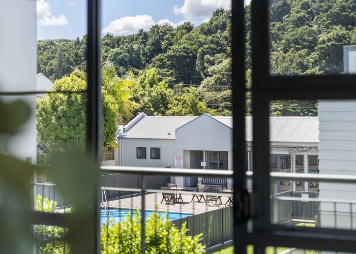  at 10/5 Carolina Place, Albany, North Shore City, Auckland