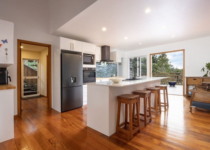  at 156 Piha Road, Piha, Waitakere City, Auckland