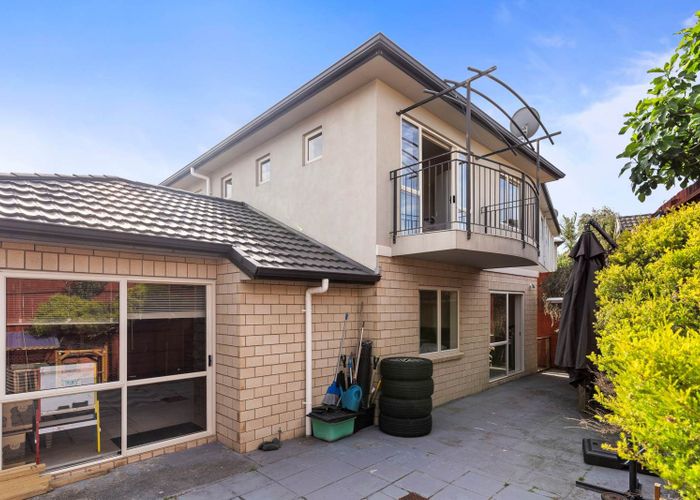  at 15 Saralee Drive, Manurewa, Auckland