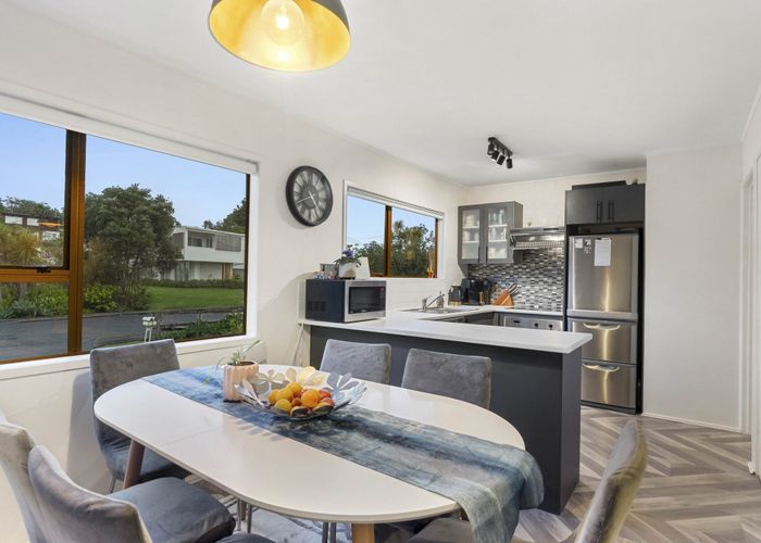  at 2/10 Seaton Road, Murrays Bay, North Shore City, Auckland