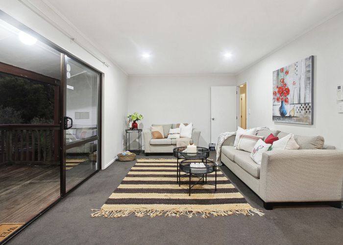  at 2/51 Greenvalley Rise, Glenfield, Auckland