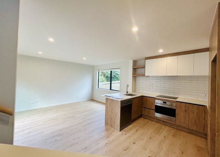  at 2/264 Rangatira Road, Beach Haven, Auckland